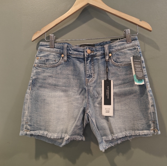 stitchfix x liverpool vickie fray hem denim short - Picture 3 of 4